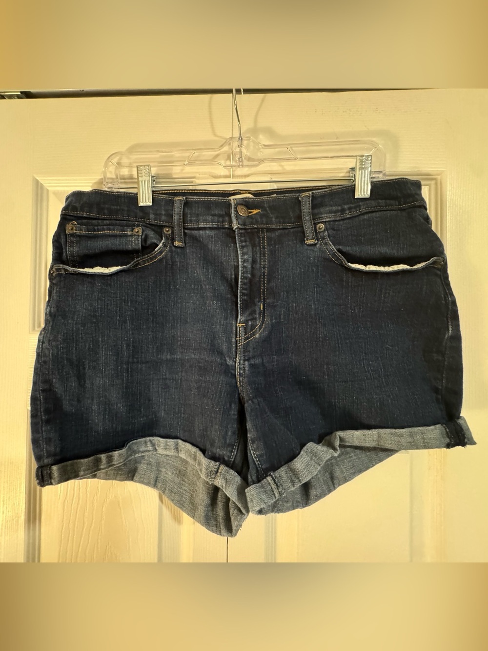Levi’s Mid Length Denim Shorts Women’s Size 33 Dark Wash Cuffed Stretch - Picture 3 of 10